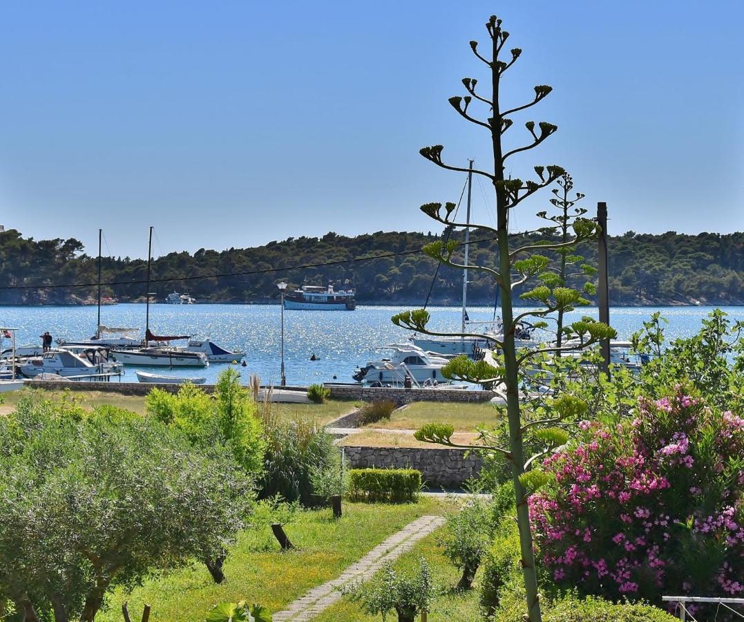 Guest House Sandra Rab Town Buitenkant foto