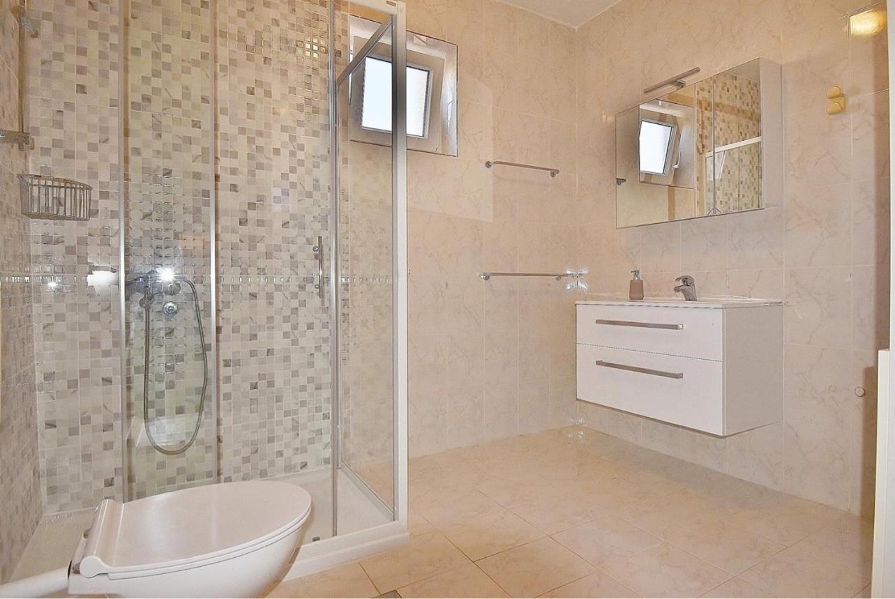 Guest House Sandra Rab Town Buitenkant foto