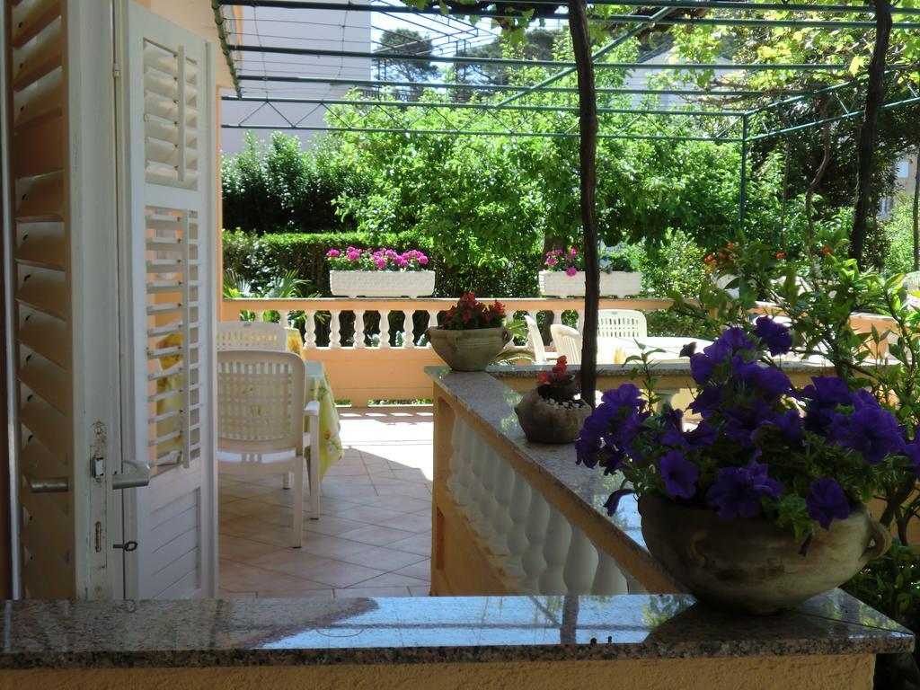 Guest House Sandra Rab Town Buitenkant foto
