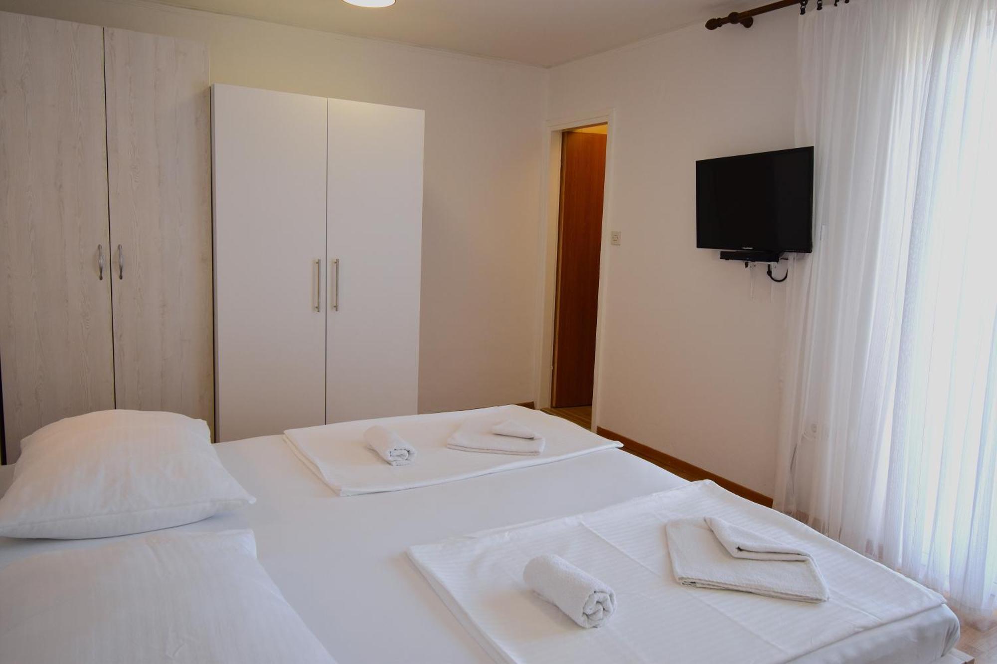 Guest House Sandra Rab Town Buitenkant foto