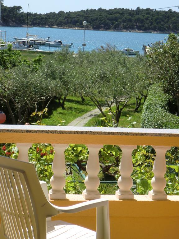 Guest House Sandra Rab Town Buitenkant foto