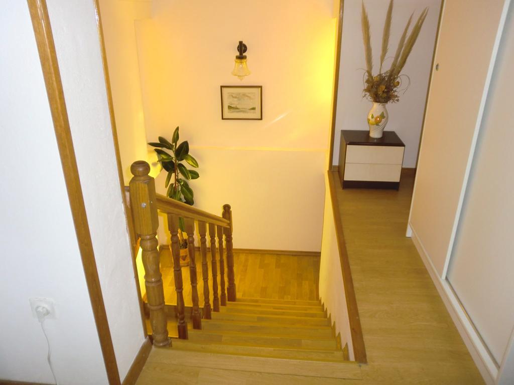 Guest House Sandra Rab Town Buitenkant foto