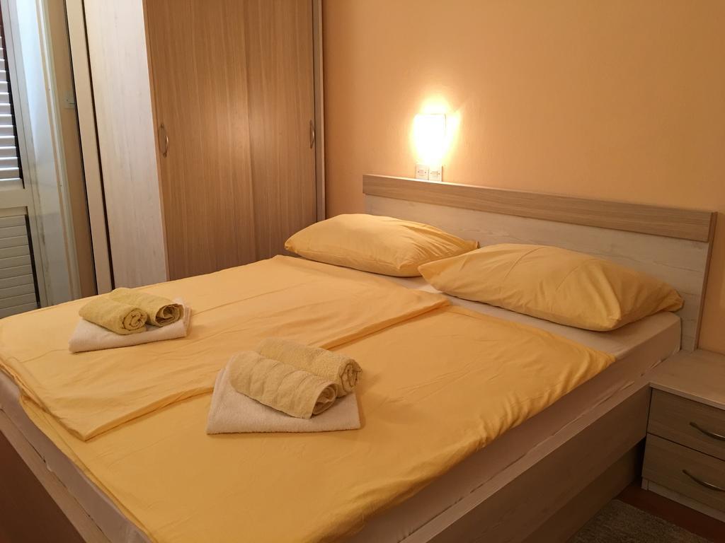 Guest House Sandra Rab Town Buitenkant foto